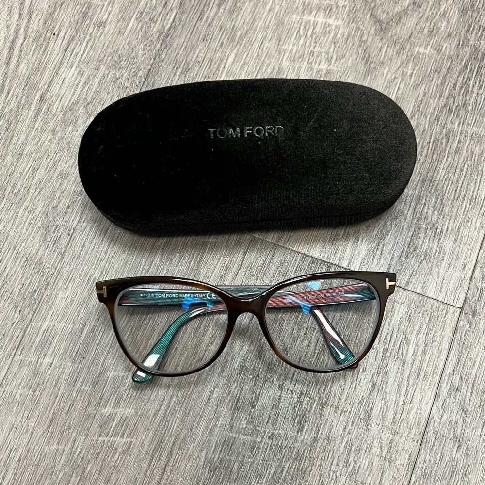 Tom Ford frame 5291 Dark Havana frame Iridescent mother of pearl temples.